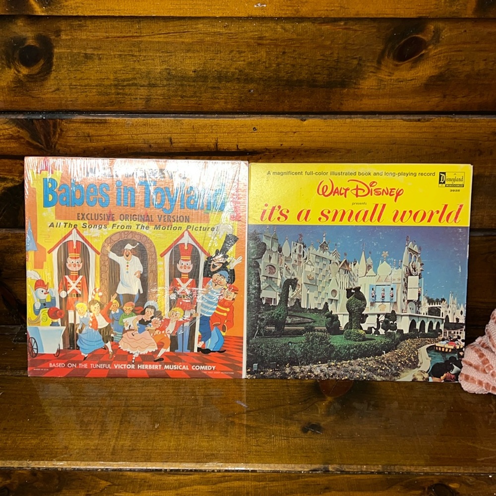2 Vintage 1964 Walt Disney Records- It’s a Small World & Babes in Toyland (NWT)‎